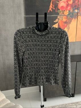 Sandro Black & White Smocked Long-Sleeve Top M